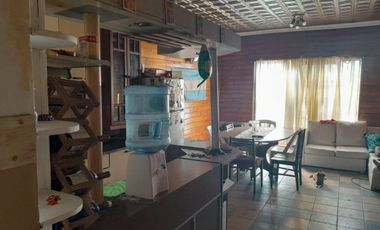 Casa en venta - 4 Dormitorios 3 Baños 1 Cochera - 280Mts2 - Lanús Este