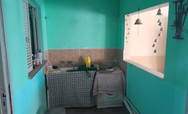 Casa en venta - 4 Dormitorios 3 Baños 1 Cochera - 280Mts2 - Lanús Este