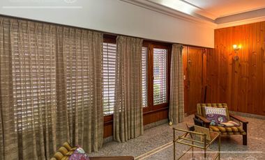 Casa en Venta de 4 Ambientes, Bernal.