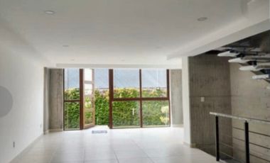 Renta Casa en condominio pequeño Jardín compartido, vigilancia y terraza