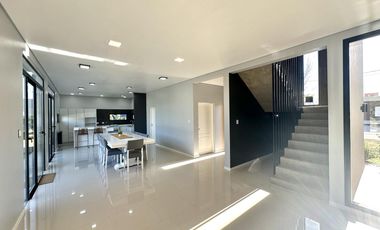 Casa en Altos del Casco, Zárate. Terreno de 620 m2. Parque, pileta, galería y parrilla.