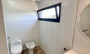 Casa en Altos del Casco, Zárate. Terreno de 620 m2. Parque, pileta, galería y parrilla.