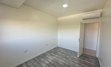 Casa en Altos del Casco, Zárate. Terreno de 620 m2. Parque, pileta, galería y parrilla.