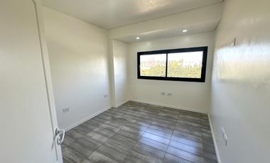 Casa en Altos del Casco, Zárate. Terreno de 620 m2. Parque, pileta, galería y parrilla.