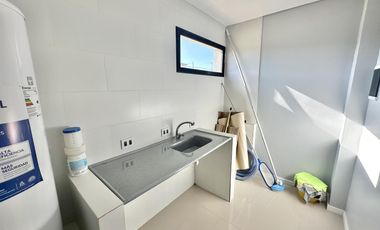 Casa en Altos del Casco, Zárate. Terreno de 620 m2. Parque, pileta, galería y parrilla.