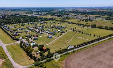 Casa en Altos del Casco, Zárate. Terreno de 620 m2. Parque, pileta, galería y parrilla.