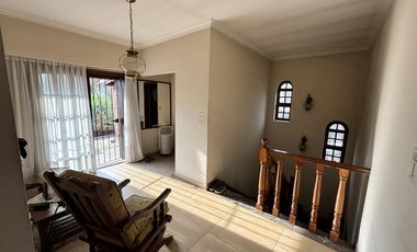 Casa en merlo sur, 5 ambiente, quincho, pileta