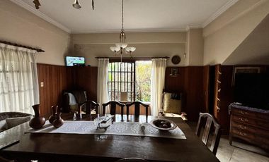 Casa en merlo sur, 5 ambiente, quincho, pileta