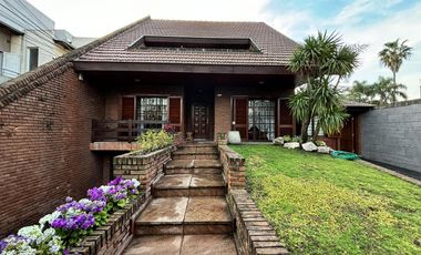 Casa en merlo sur, 5 ambiente, quincho, pileta