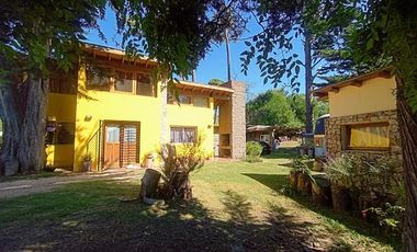 Casa en venta - 4 Dormitorios 3 Baños - Villa Gesell