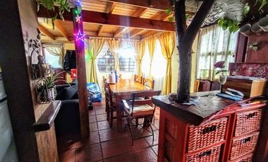 Casa en venta - 4 Dormitorios 3 Baños - Villa Gesell