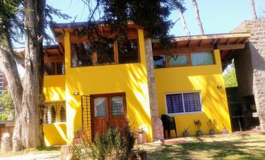 Casa en venta - 4 Dormitorios 3 Baños - Villa Gesell