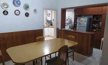 Casa en venta - 3 dormitorios 2 baños 120mts2 - Necochea