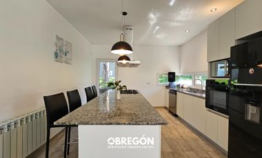 Casa en  Alquiler Temporada 2024 Costa Esmeralda con Pileta