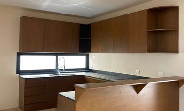 Casa en Venta en DOS Plantas con Piscina dentro de Privada, Conkal Yucatán