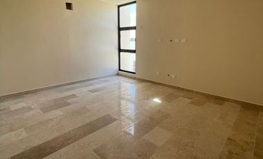 Casa en Venta en DOS Plantas con Piscina dentro de Privada, Conkal Yucatán