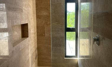 Casa en Venta en DOS Plantas con Piscina dentro de Privada, Conkal Yucatán