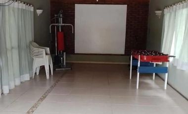 Casa en venta - 4 Dormitorios 3 Baños - 2000mts2 - La Plata