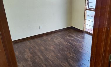 Venta de casa duplex-arriba Bosques del Valle Coacalco 2 rec, 1 b, 1 est y bod.