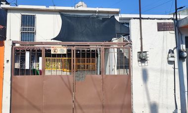 Venta de casa duplex-arriba Bosques del Valle Coacalco 2 rec, 1 b, 1 est y bod.