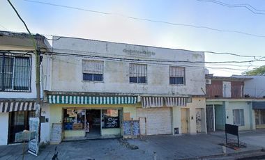 Departamento   2 locales en Venta. Buena ubicación sobre Namuncura. Campana