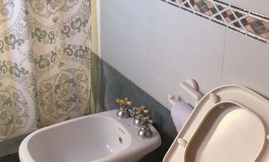 Casa en venta - 4 Dormitorios 3 Baños 2 Cocheras - 440Mts2 - Necochea