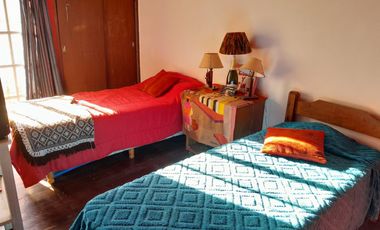 Casa en venta en Beccar de 4 dormitorios, entre Vias y Libertador, jardín, pileta.