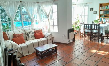 Casa en venta en Beccar de 4 dormitorios, entre Vias y Libertador, jardín, pileta.