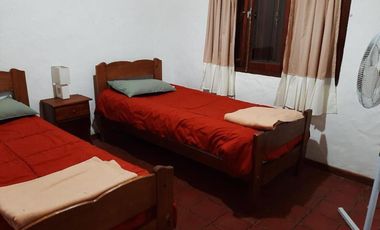 Casa en venta - 5 Dormitorios 3 Baños - Costa del Este