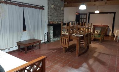 Casa en venta - 5 Dormitorios 3 Baños - Costa del Este