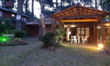 Casa en venta - 5 Dormitorios 3 Baños - Costa del Este