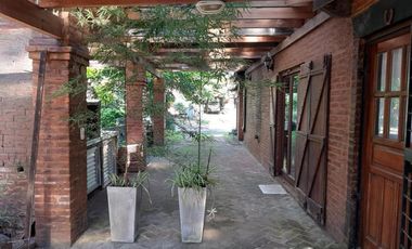 Casa en venta - 5 Dormitorios 3 Baños - Costa del Este