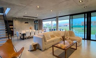 Casa en venta - 3 Dormitorios 3 Baños 2 Cocheras - 1020Mts2 - Terravista, General Rodriguez