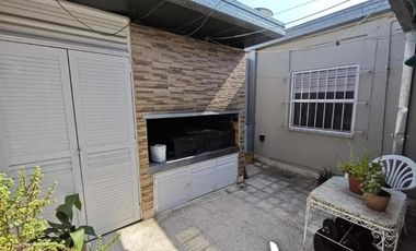 PH en venta - 3 Dormitorios 2 Baños - La Plata