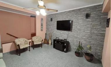PH en venta - 3 Dormitorios 2 Baños - La Plata