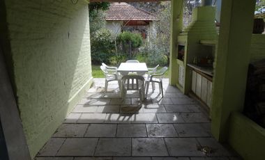 Casa en venta - 3 Dormitorios 2 Baños 2 Cocheras - 760Mts2 - Costa del Este