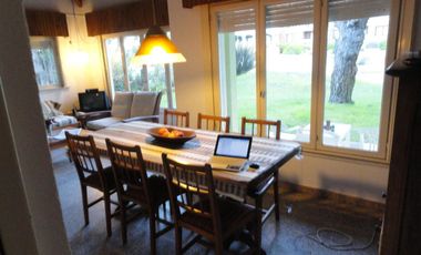 Casa en venta - 3 Dormitorios 2 Baños 2 Cocheras - 760Mts2 - Costa del Este