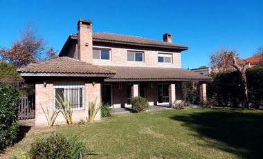 Casa en venta de 5 ambientes en Santa Silvina