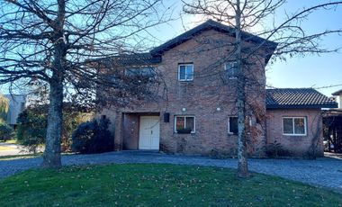 Casa en venta de 5 ambientes en Santa Silvina