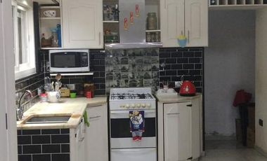 Casa en venta - 3 Dormitorios 3 Baños - 450Mts2 - Florencio Varela