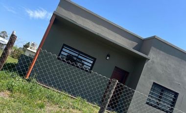 Casa en venta - 1 Dormitorio 1 Baño - Parque Bristol