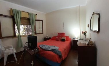 Casa en venta - 2 Dormitorios 1 Baño 1 Cochera -291 Mts2 - Villa Elisa, La Plata