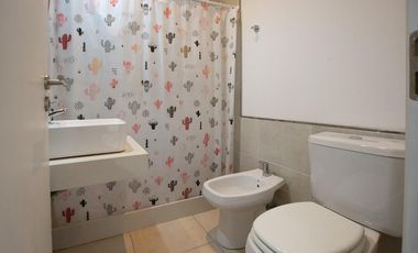 Casa en venta - 3 Dormitorios 3 Baños - 2.700Mts2 - Villa Gesell