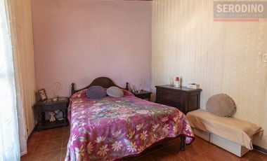 Casa con varios ambientes y gran ubicación