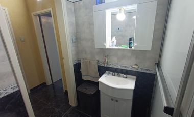 Casa 4 ambientes con cochera, parque y quincho, Berazategui