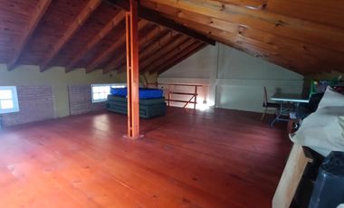 Casa 4 ambientes con cochera, parque y quincho, Berazategui