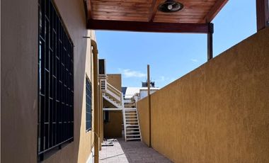 Casa en venta - 3 Dormitorios 3 Baños - 750mts - San Juan