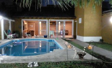 Casa en venta - 3 Dormitorios 3 Baños - 750mts - San Juan