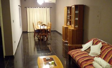 Casa en venta - 3 Dormitorios 3 Baños - 750mts - San Juan