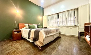 CASA 6 AMBIENTES SOBRE LOTE PROPIO C/ PATIO TERRAZA Y COCHERA EN BARRACAS VENTA